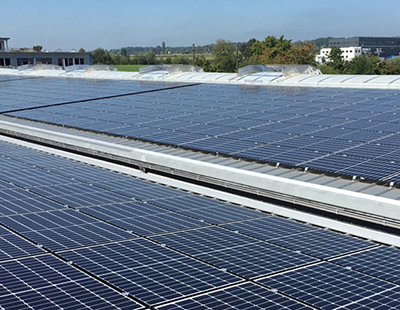 스위스는 투자 비용의 최대 60%까지 태양광 발전 시스템에 보조금을 지급합니다.